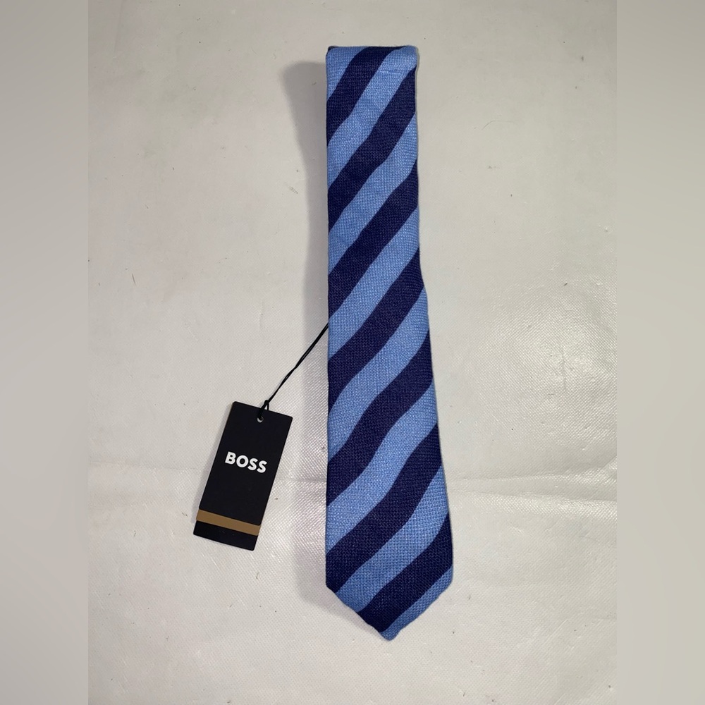 NEW Mens Italy Made Hugo Boss Neck Tie Linen Blend Blue Striped MSRP $118